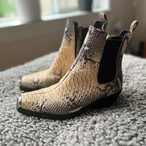 Jeffrey Campbell boots size 10 Women